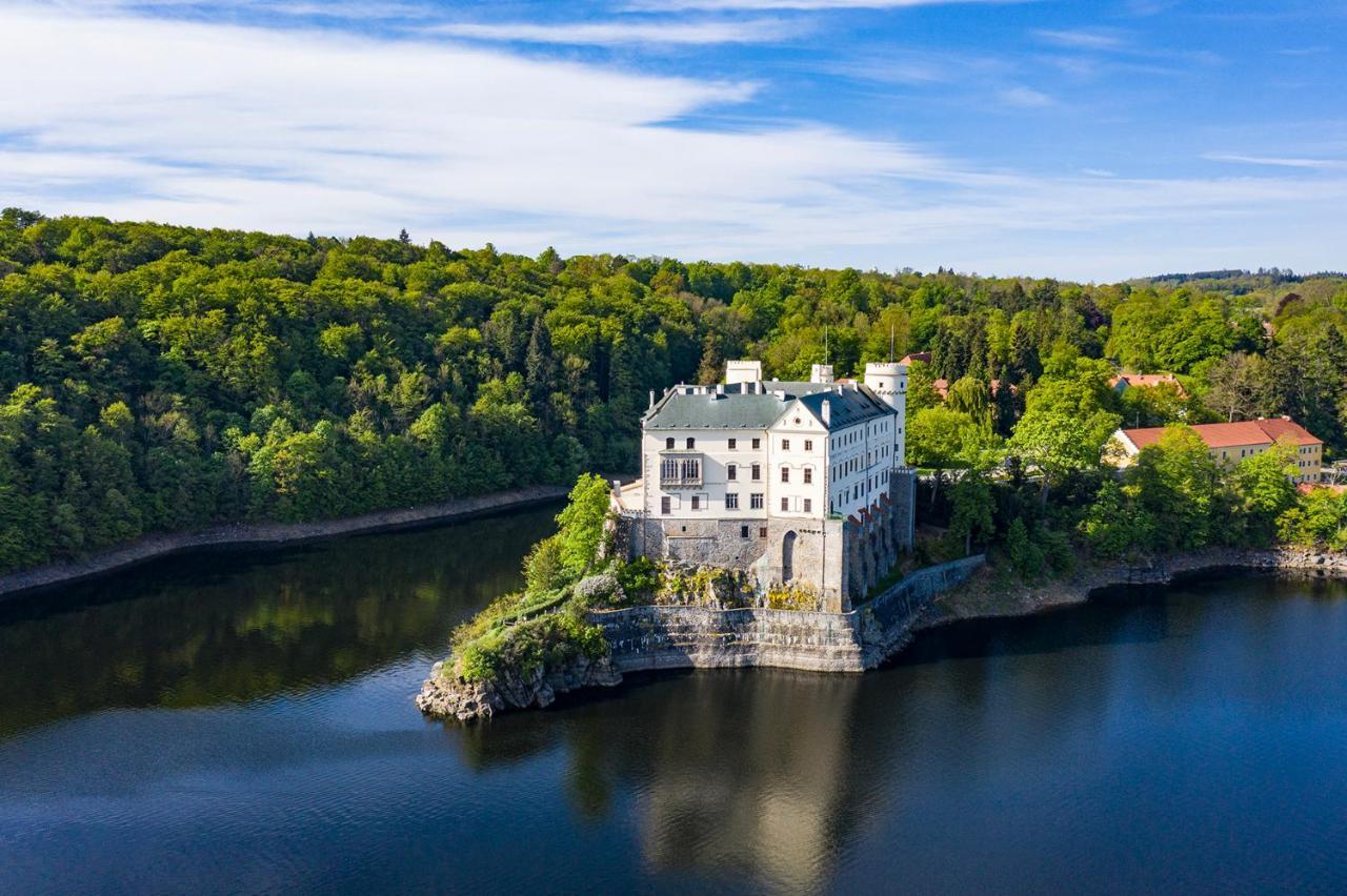 Panorama Orlik Hotel Klucenice Екстериор снимка